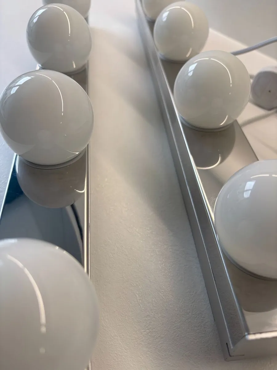 Pair of Vanity / Wall Strip Lights -Bulbs Included - Image 2