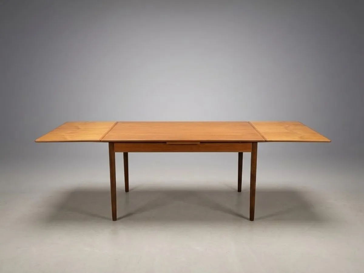 Elegant Mid-Century Danish Teak Extending Dining Table - Image 4