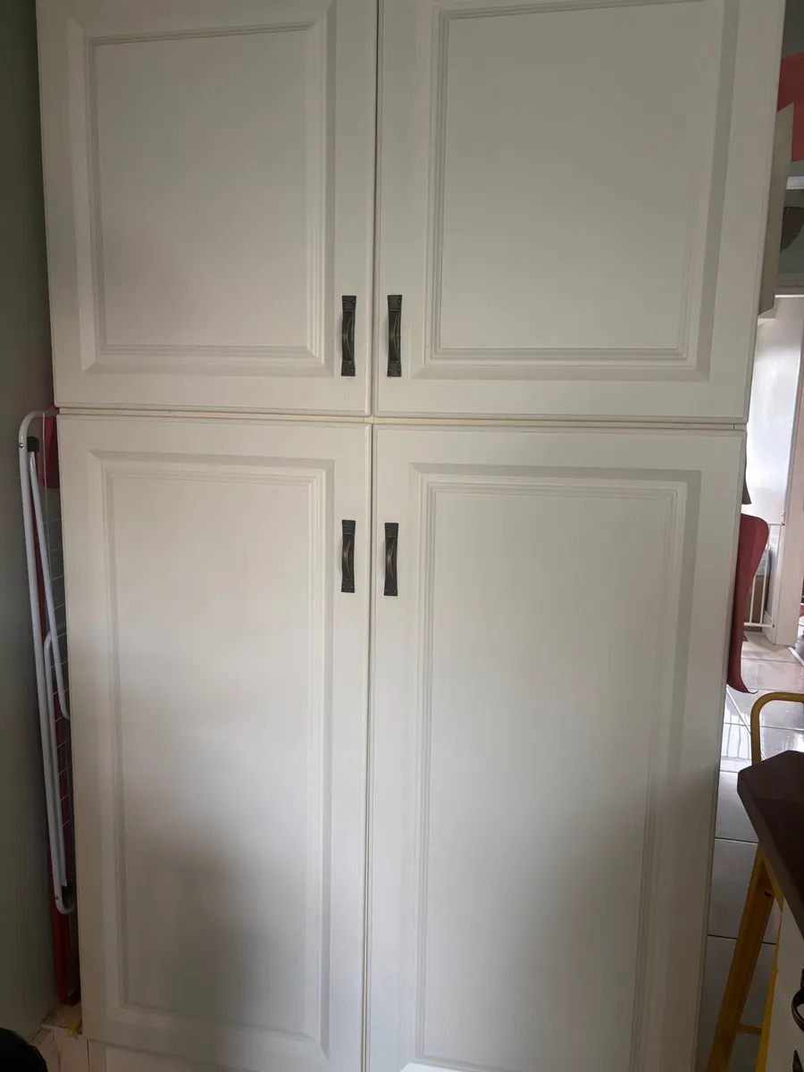 Kitchen units - Image 1
