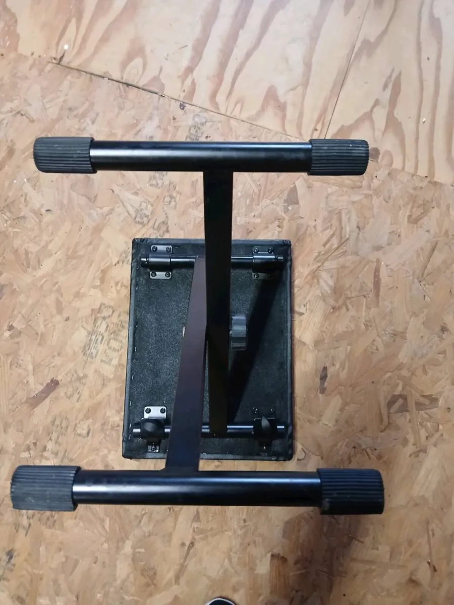Music Stool - Image 3