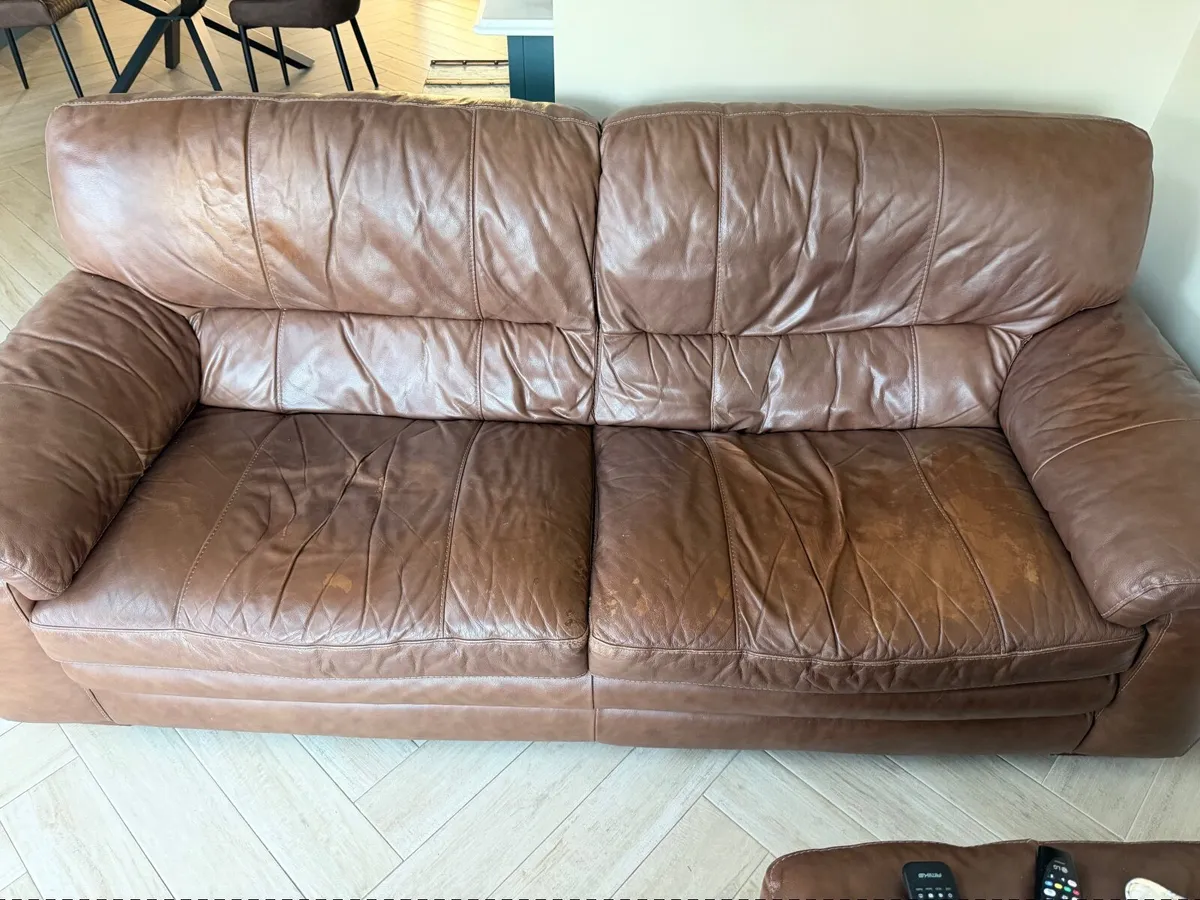 Leather couch - Image 1