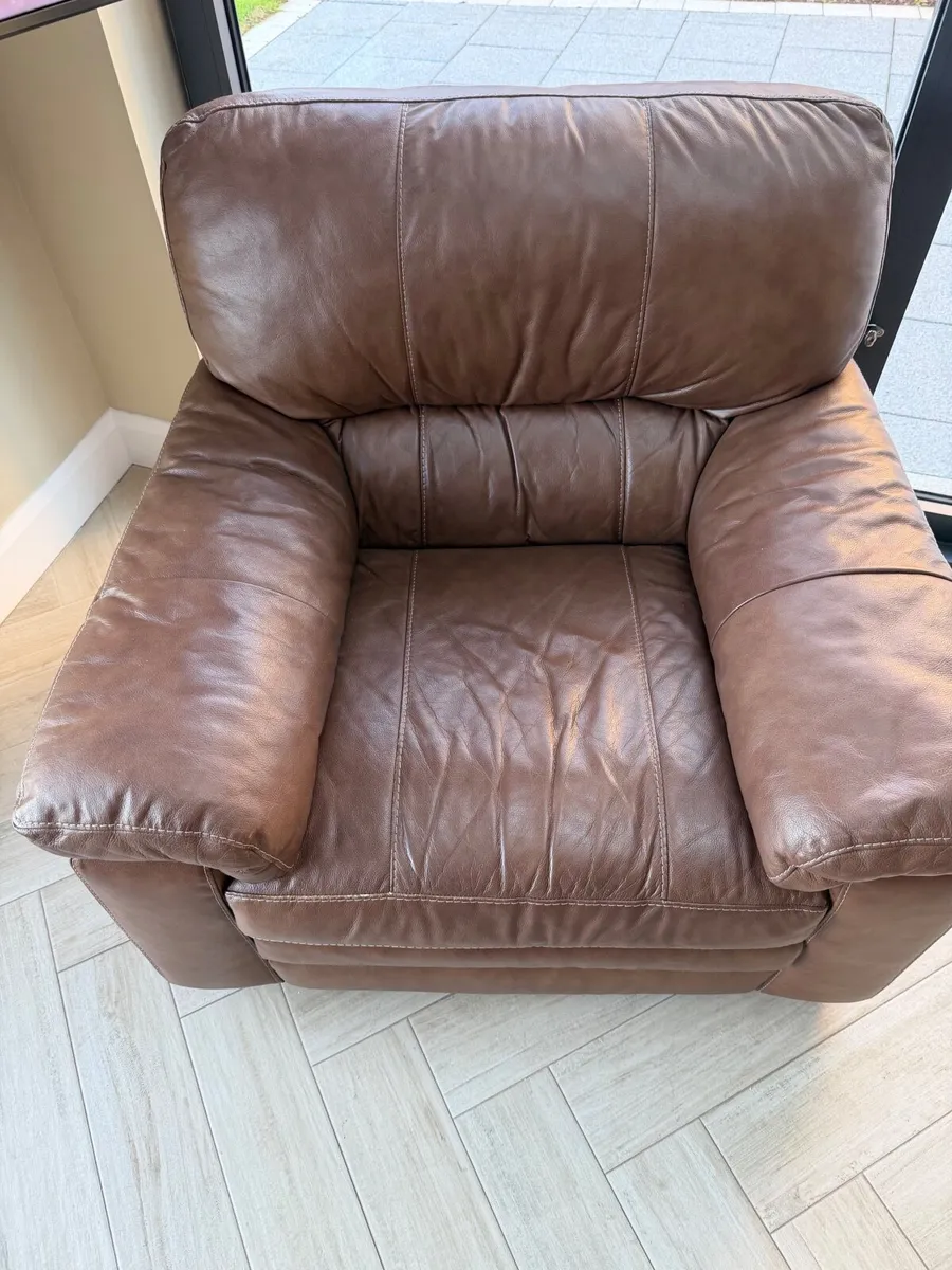 Leather couch - Image 2