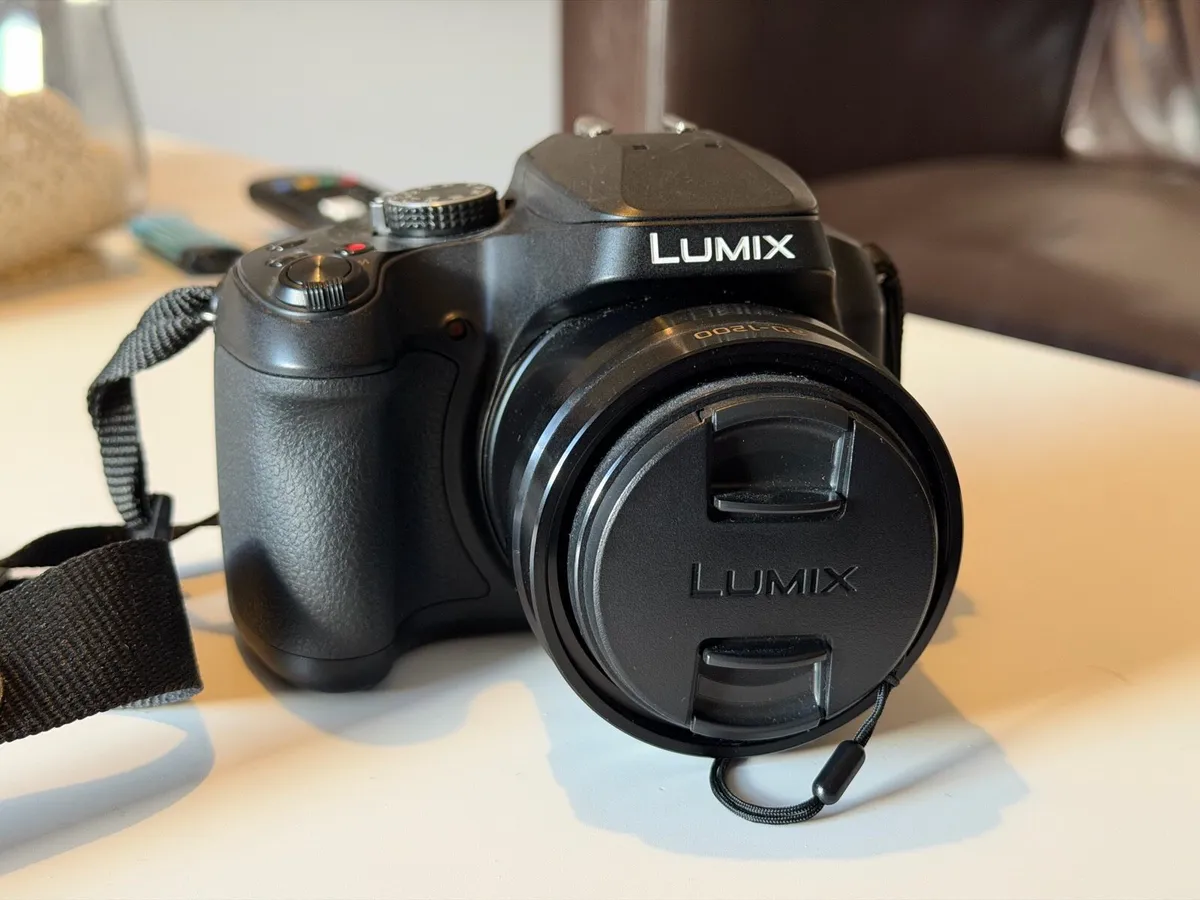 Camera Panasonic LUMIX DC-FZ82D - Image 2