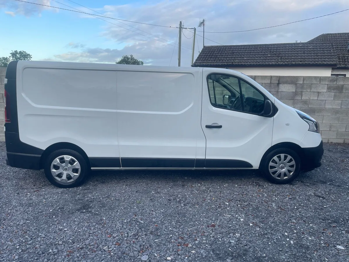 2021 Renault Trafic - Image 1
