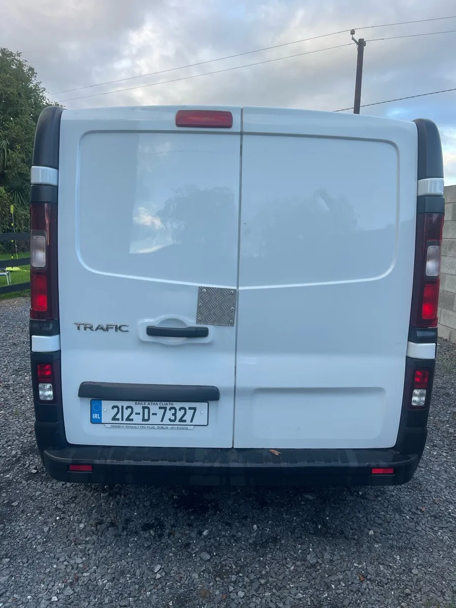 2021 Renault Trafic - Image 4