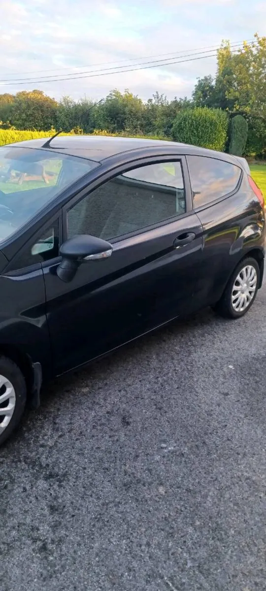 Ford fiesta van - Image 2