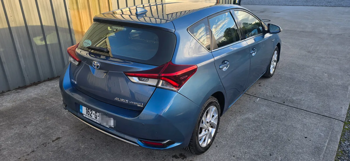 162 TOYOTA AURIS HYBRID - Image 2