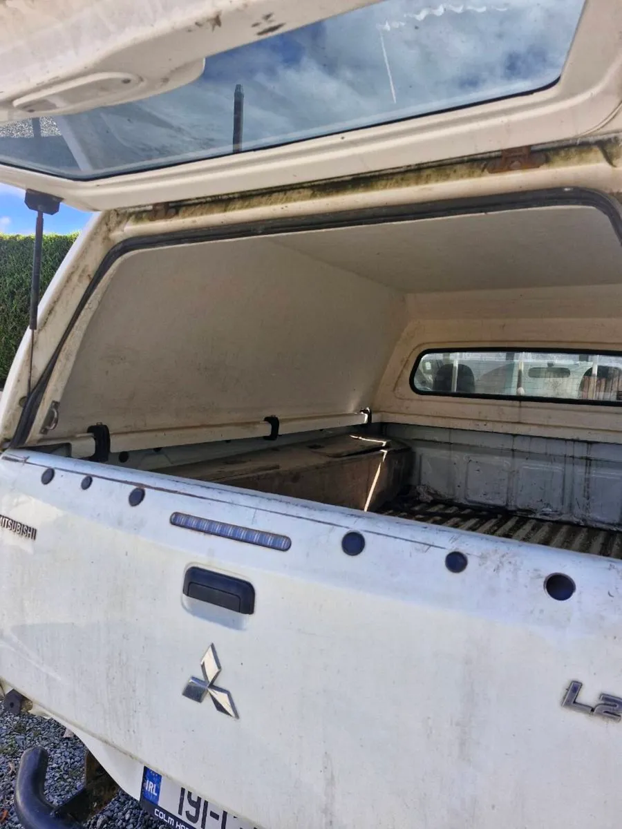 Mitsubishi l200 canopy - Image 4