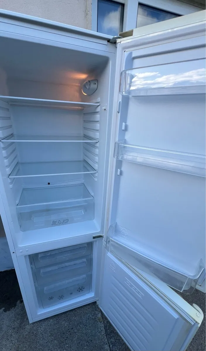 Fridge freezer - Image 4