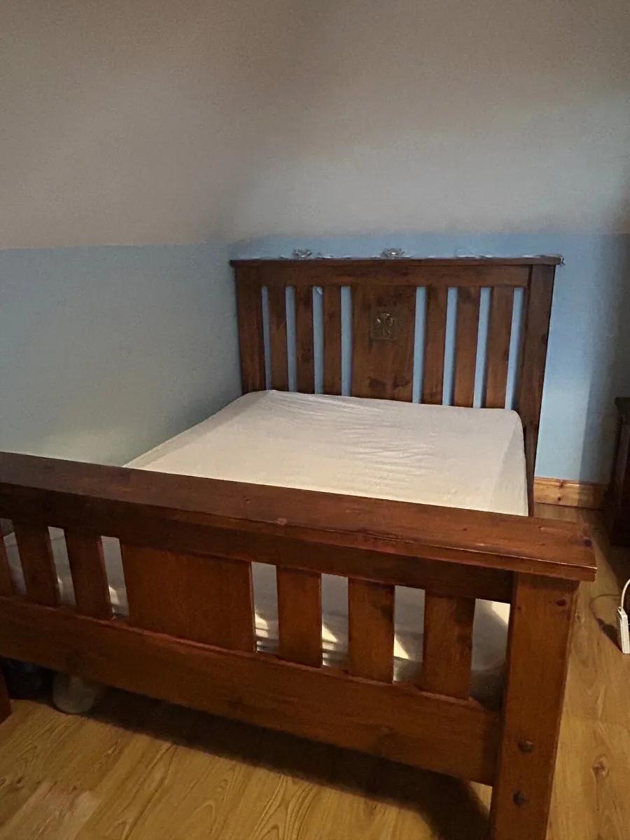 Bedroom furniture - Image 1