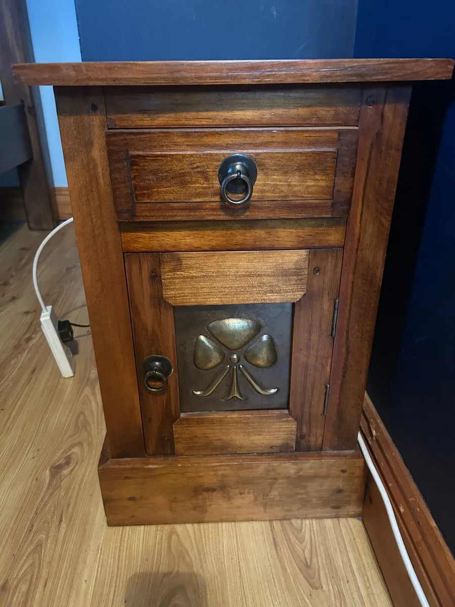 Bedroom furniture - Image 2