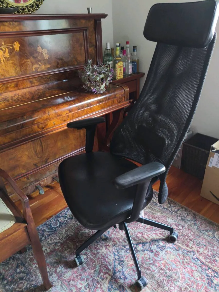 Selling beautiful new , Ergonomic office chair,100 - Image 3