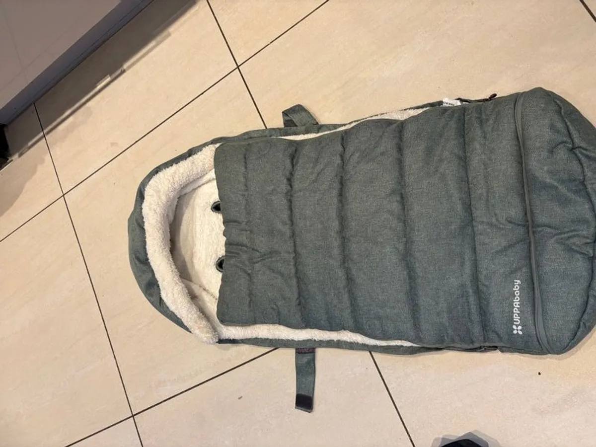 Official UPPAbaby Winter Bundle. Cosy Ganoosh Footmuff & Matching Handlebar Hand Muff / Warmer. - Image 3