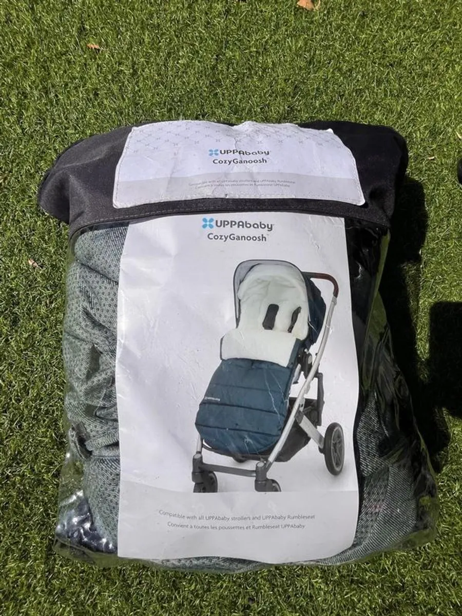 Official UPPAbaby Winter Bundle. Cosy Ganoosh Footmuff & Matching Handlebar Hand Muff / Warmer. - Image 4