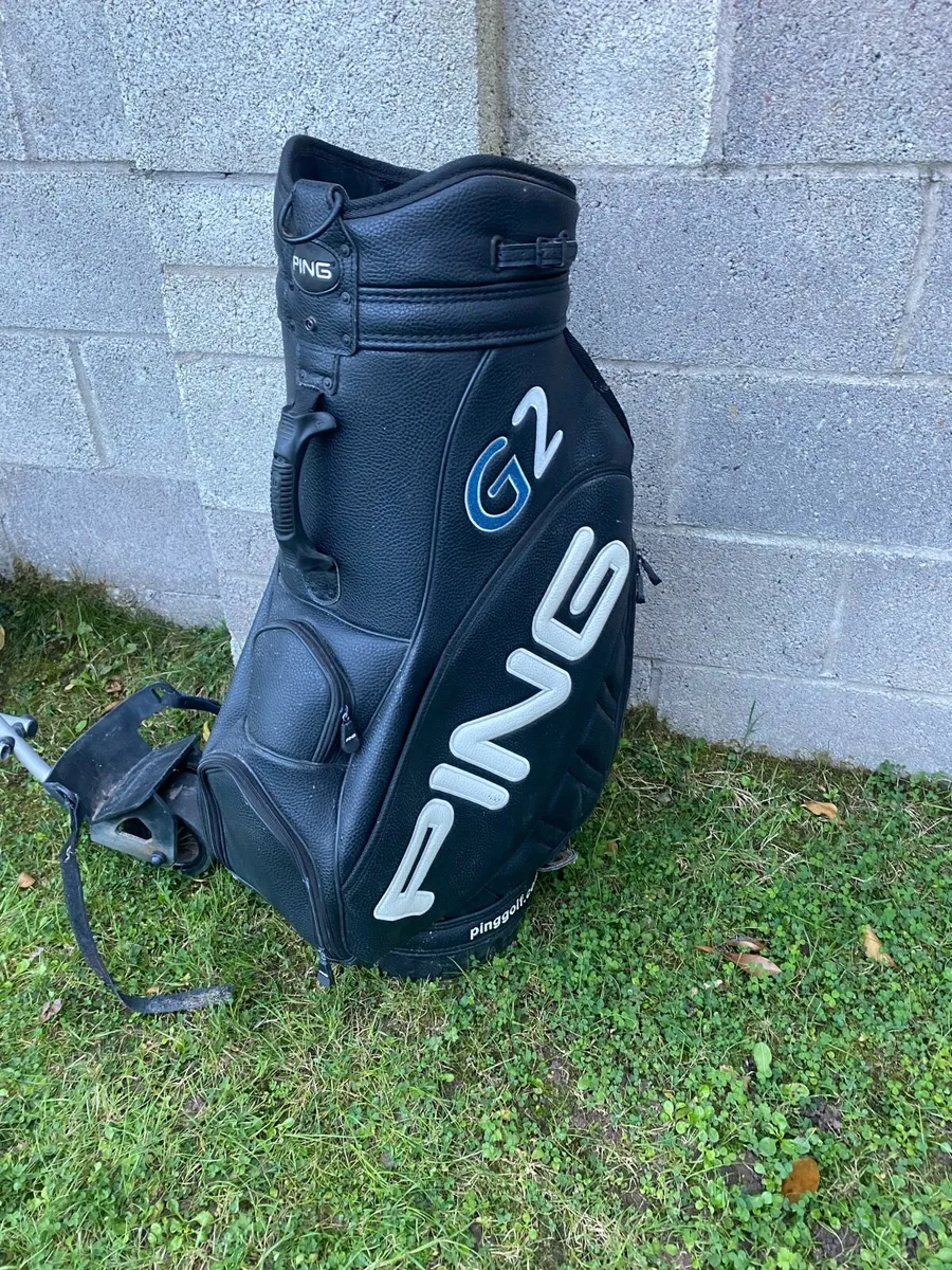 Golf bag and trolley - Image 4