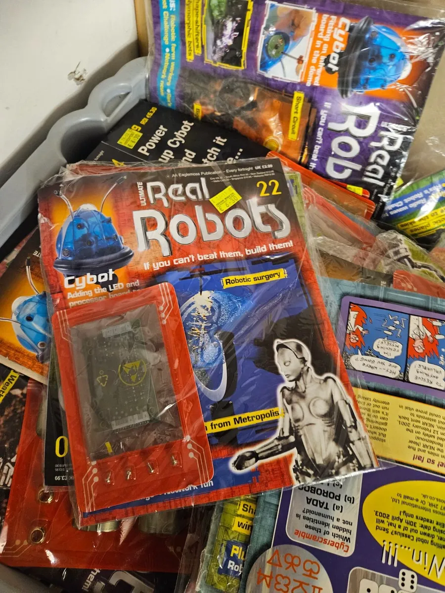 Ultimate Real Robots Magazine Build Your Own Robot - Image 4