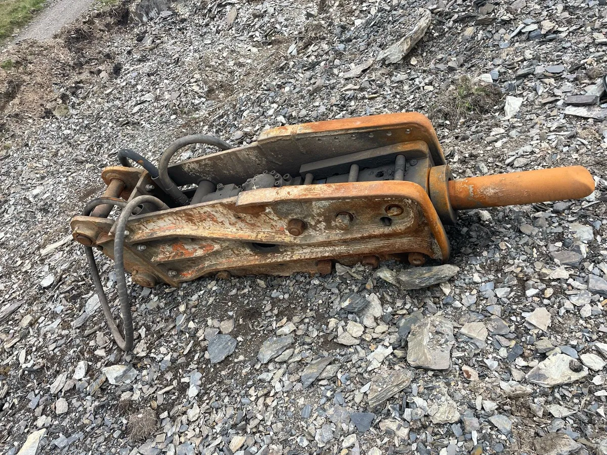 Rock breaker - Image 1