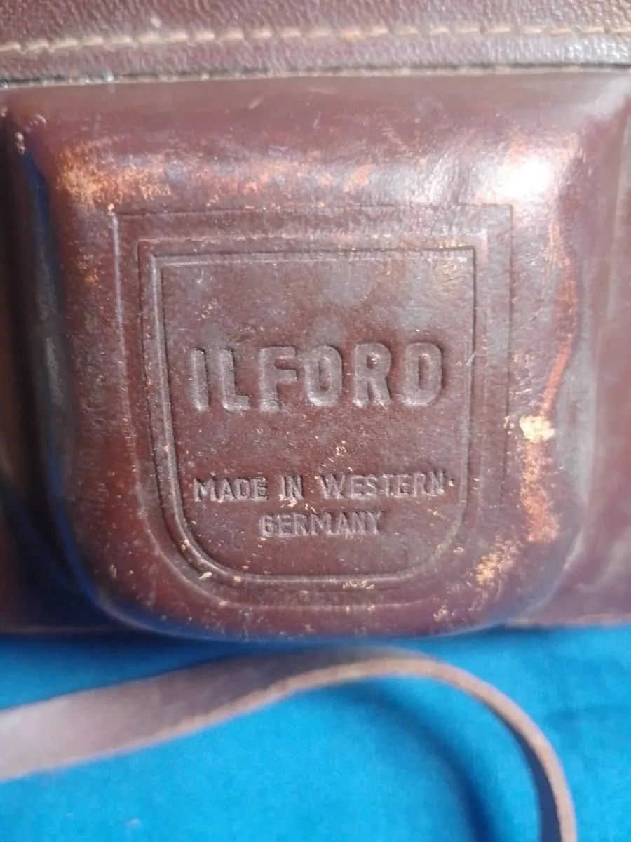 Vintage 1950s Ilford Sporti 120 Film Camera - Image 2