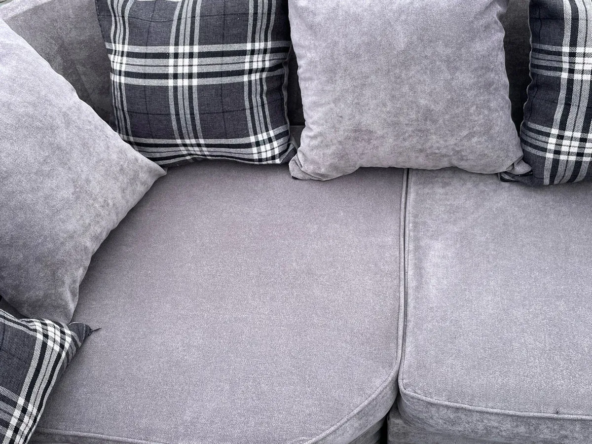 Verona L shaped  corner  sofa - Image 4