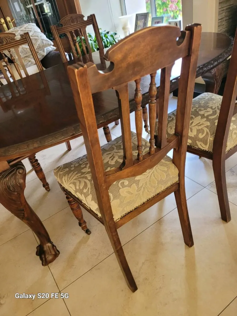 Dining table & chairs - Image 4