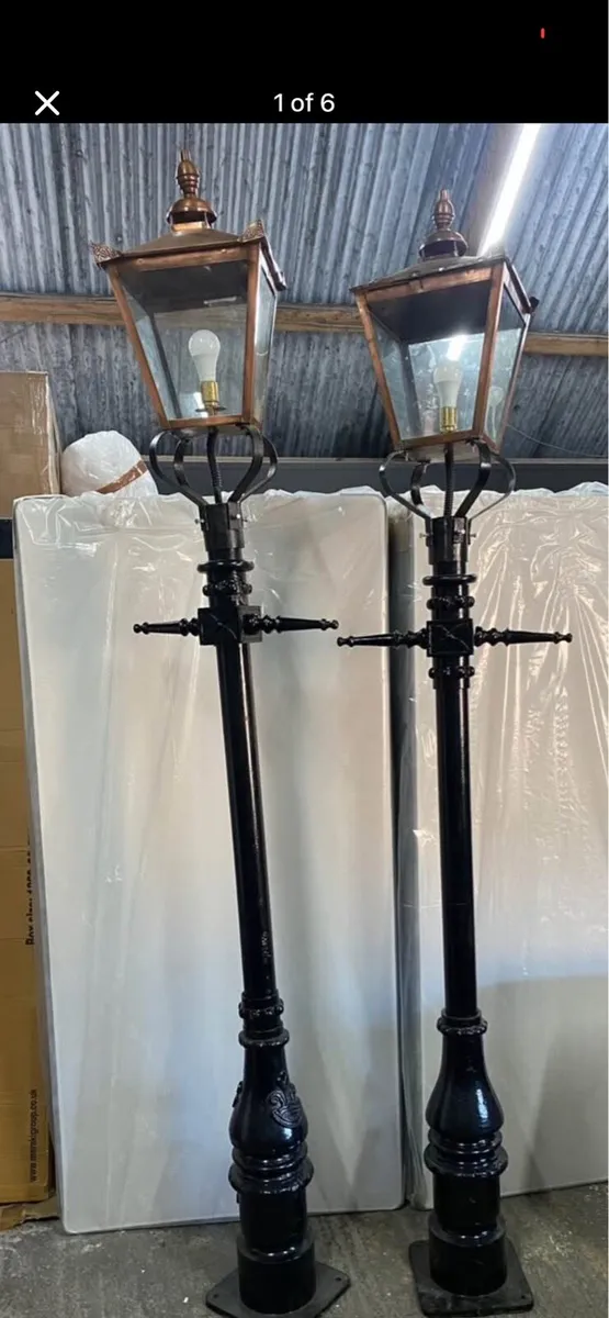 Pair of victorian entrance lamps Copper top - Image 2
