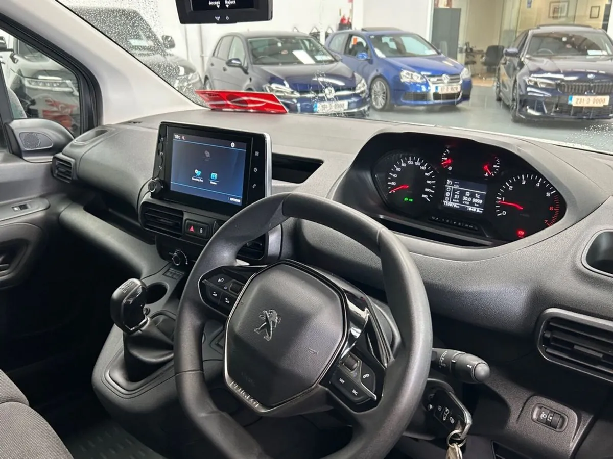 Peugeot Partner Professional Plus 1.5 Blue HDI - Image 4