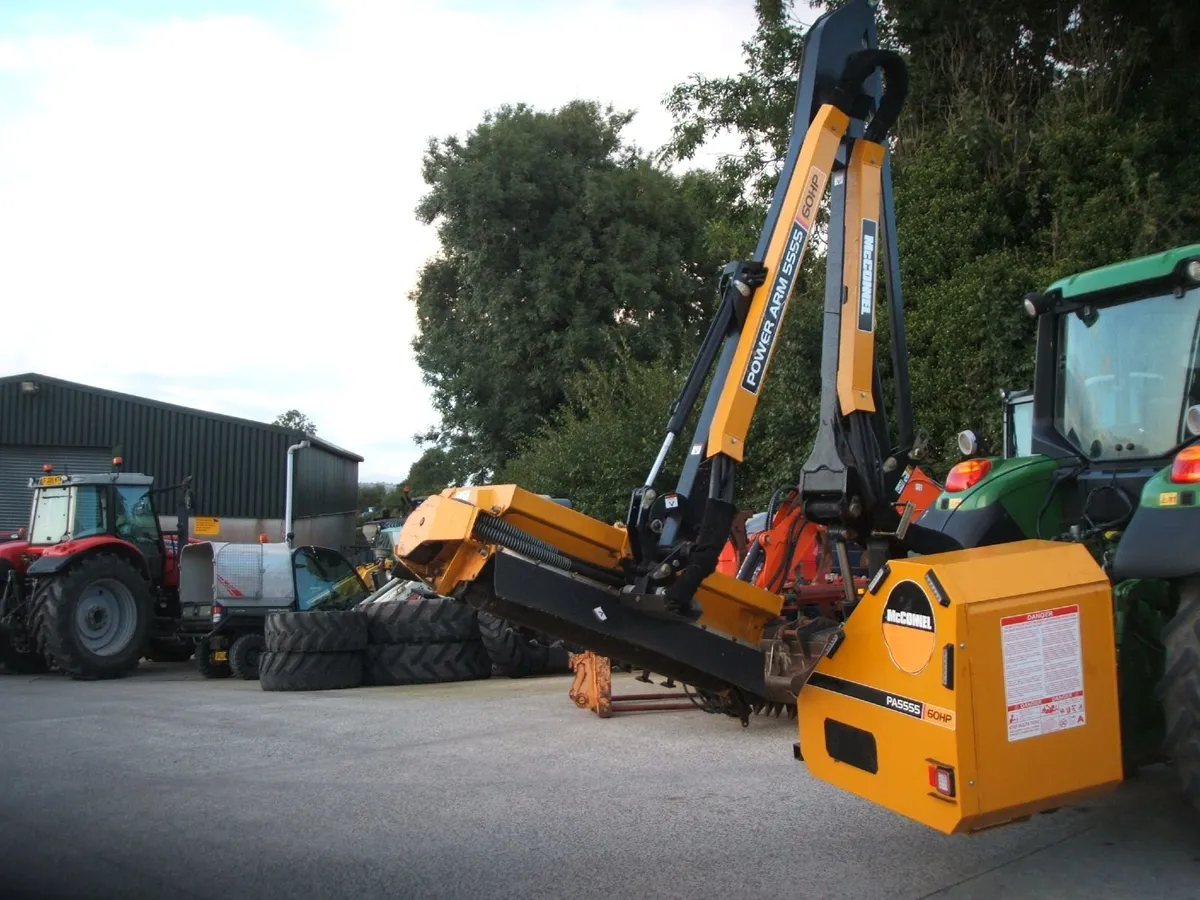 2021 McConnel 5555/60 hp hedge cutter - Image 1
