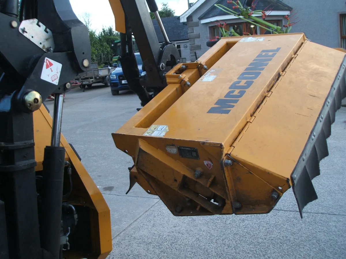 2021 McConnel 5555/60 hp hedge cutter - Image 4
