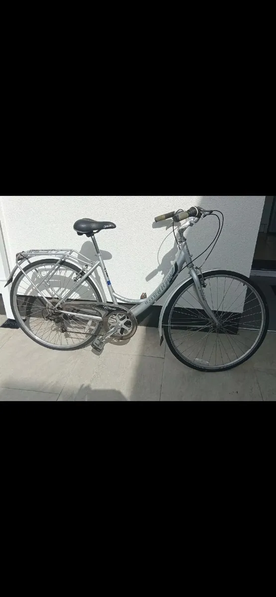 Viking Mayfair Ladies Hybrid/Trekking Bike - Image 1