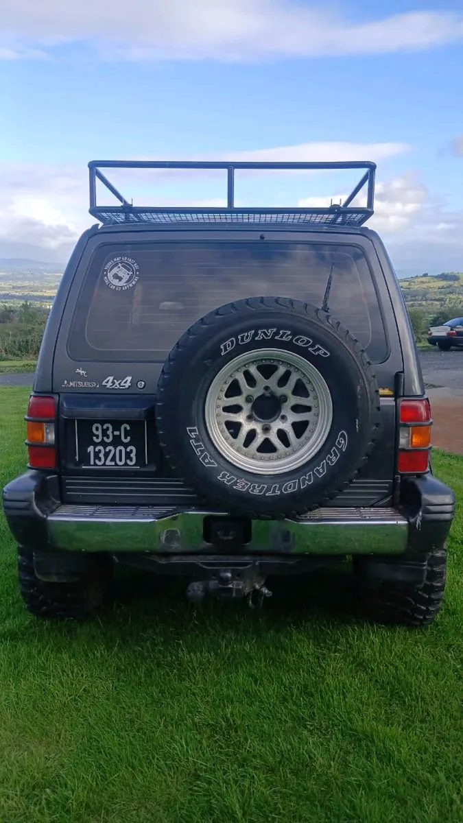 1993 mitsubihi pajero - Image 4