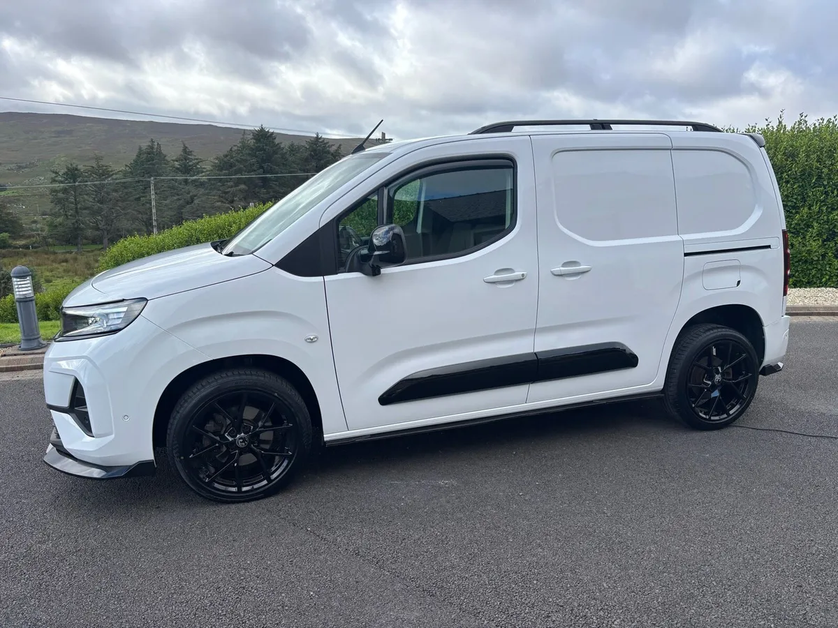 🔥 2024 Vauxhall Combo 1.5 Turbo D 130ps ✅ - Image 2
