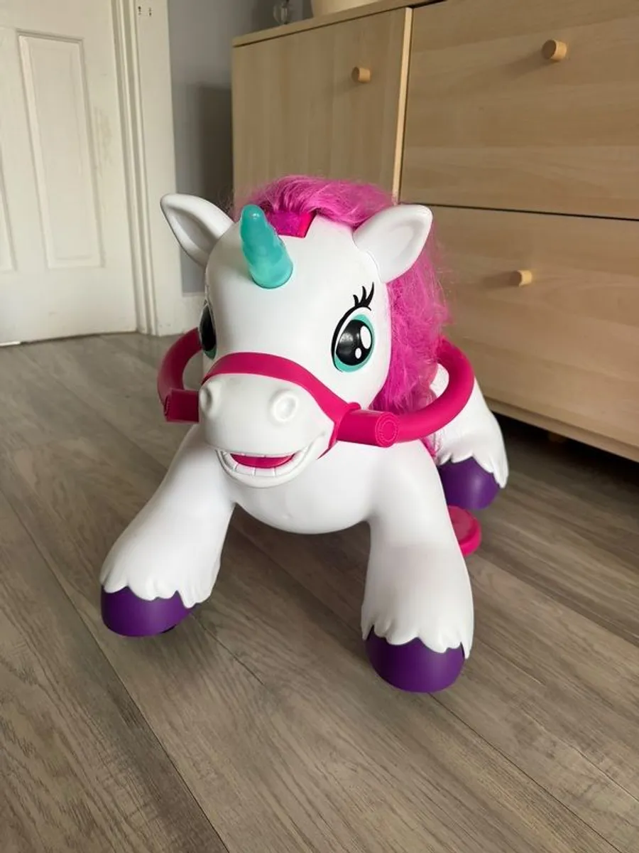 Unicorn ride on - Image 1