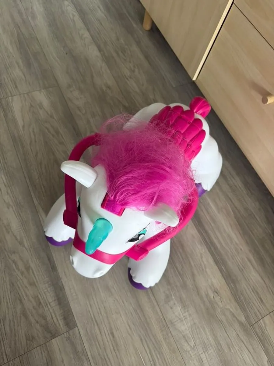 Unicorn ride on - Image 2