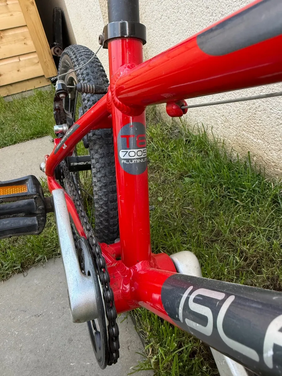 Child’s Bike (Isla bike cnoc 16) - Image 1