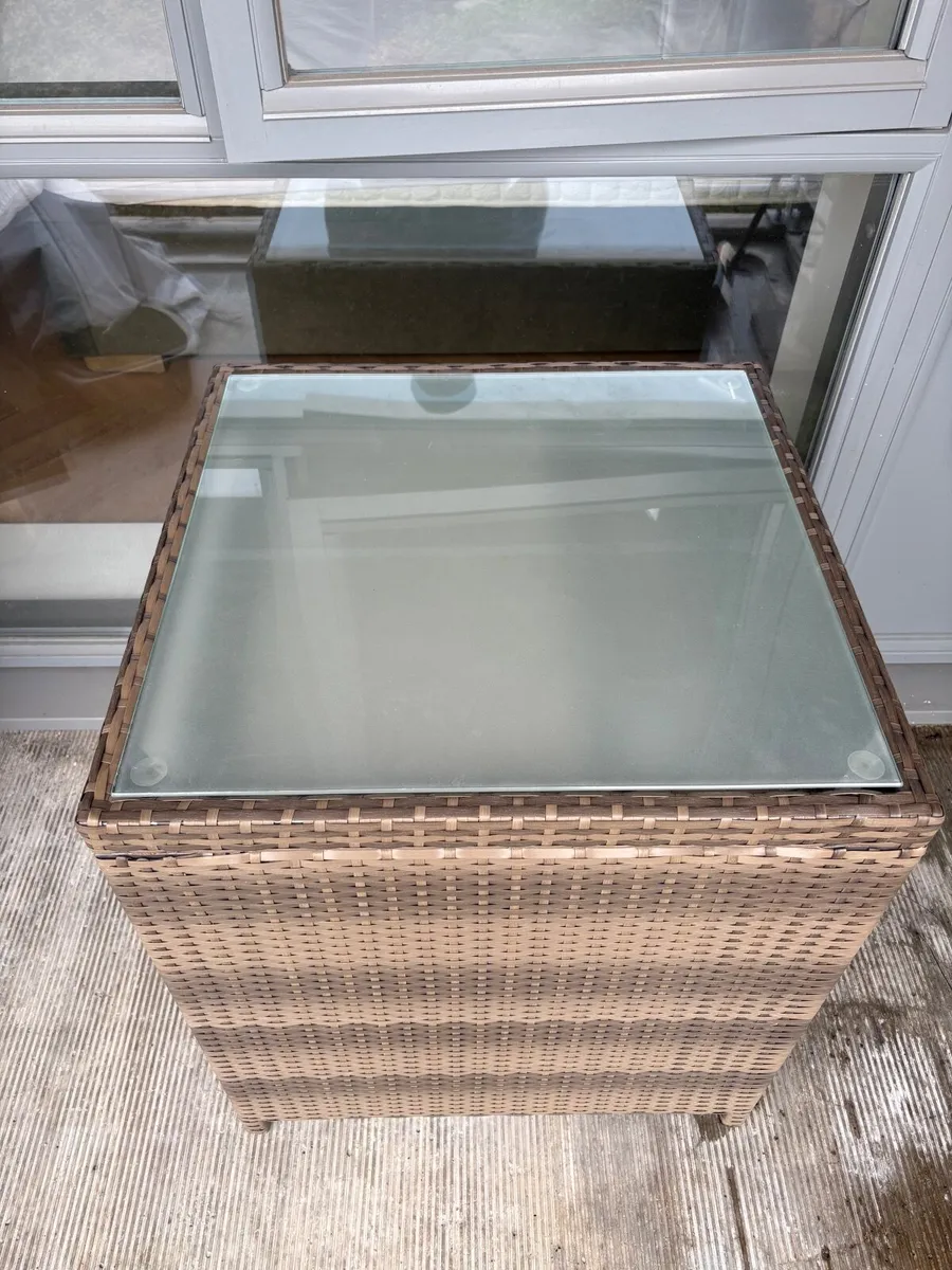 Outdoor Table - Image 2