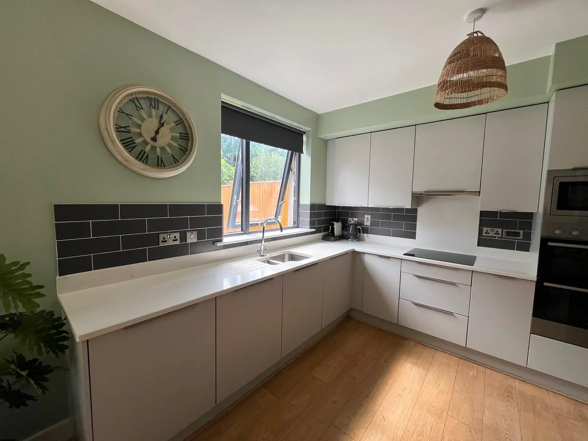 Second hand Kitchen, worktop & appliances - Image 3