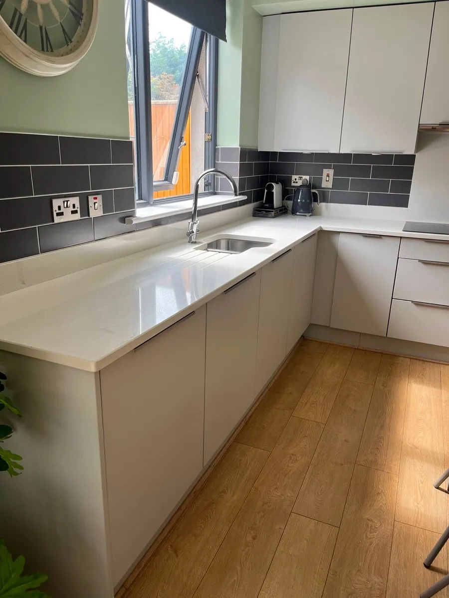 Second hand Kitchen, worktop & appliances - Image 4