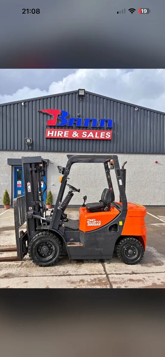 Doosan 2.5 ton forklift - Image 2