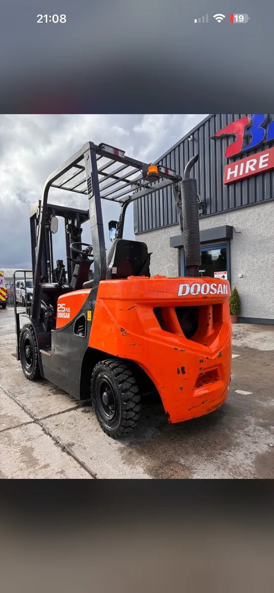 Doosan 2.5 ton forklift - Image 3