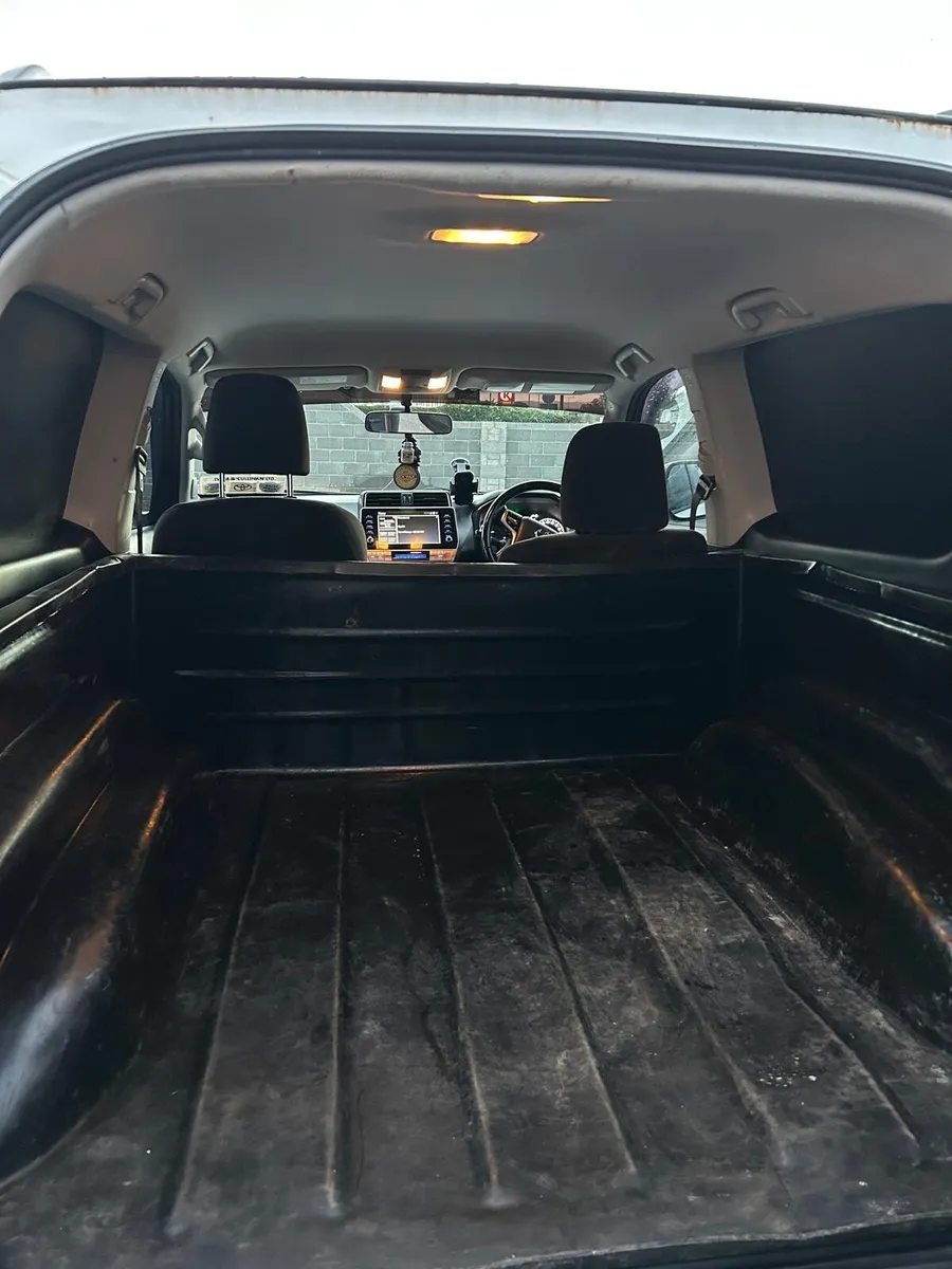 TOYOTA LANDCRUISER - Image 4