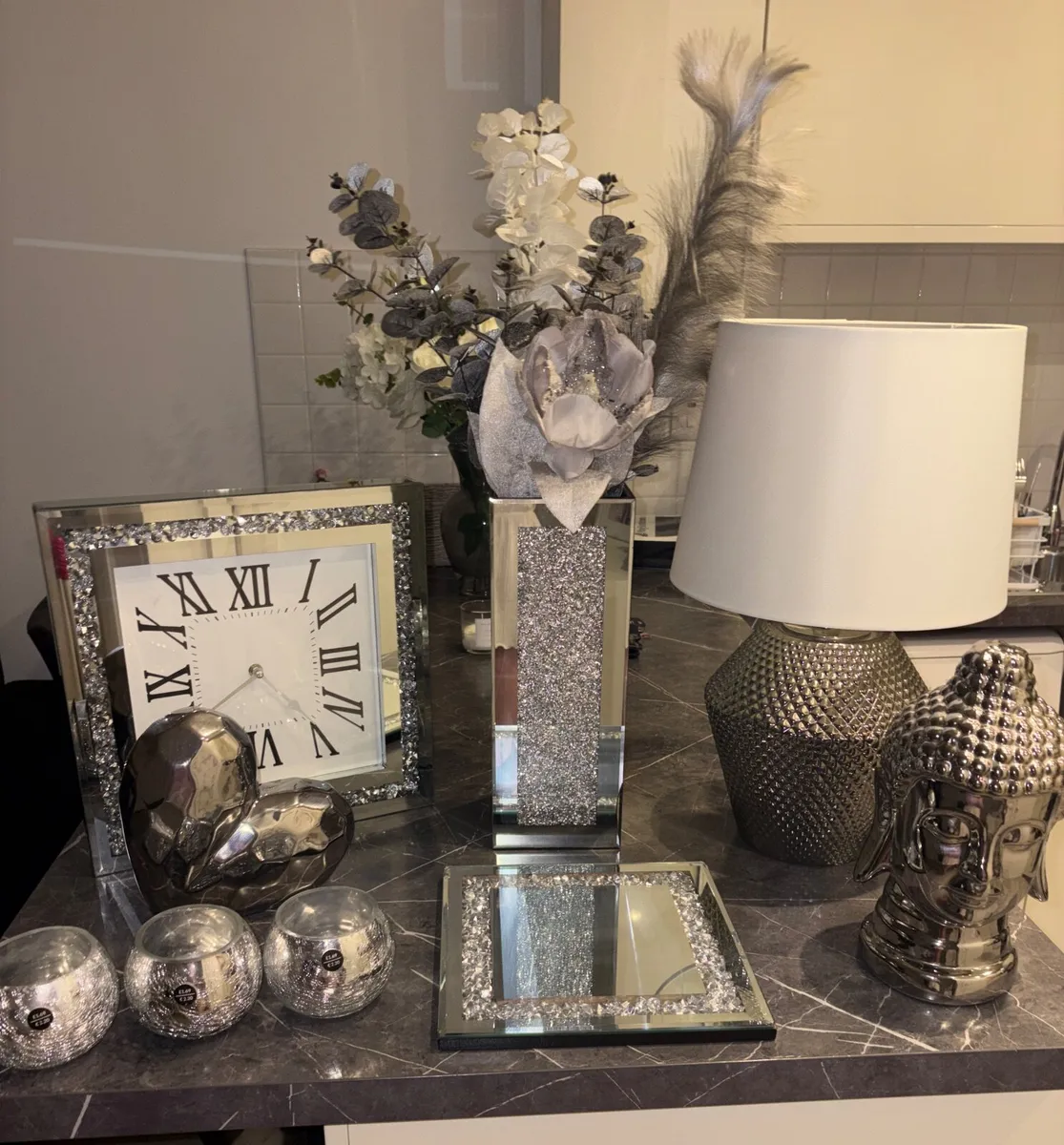 Decor bundle all included for price - Image 1