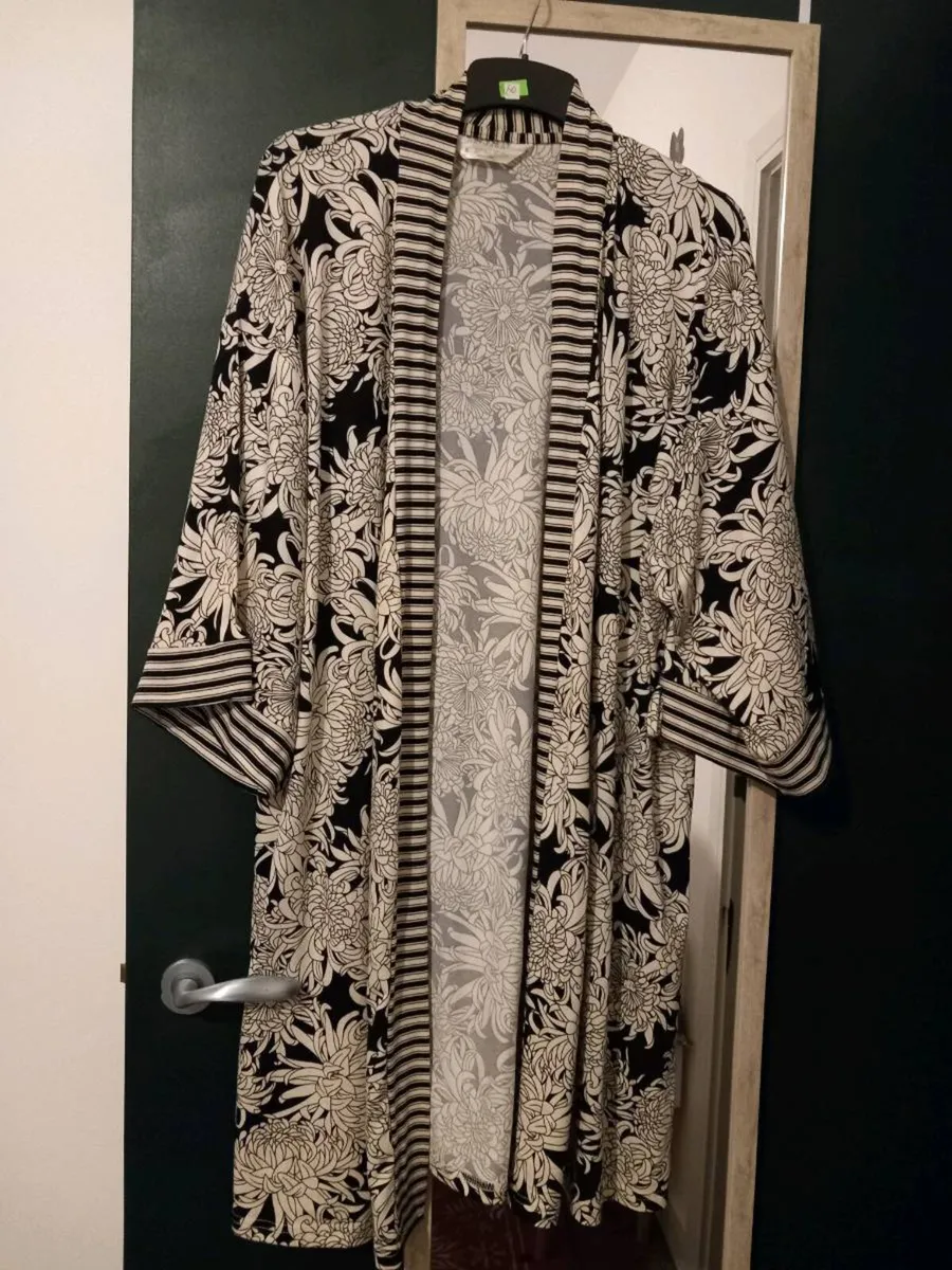 Clothes - Image 3