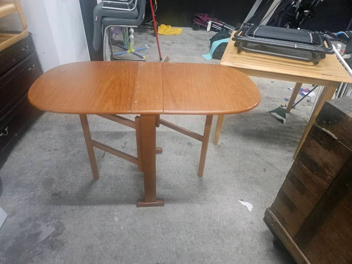 old-fashioned gateleg/drop-leaf table - Image 2