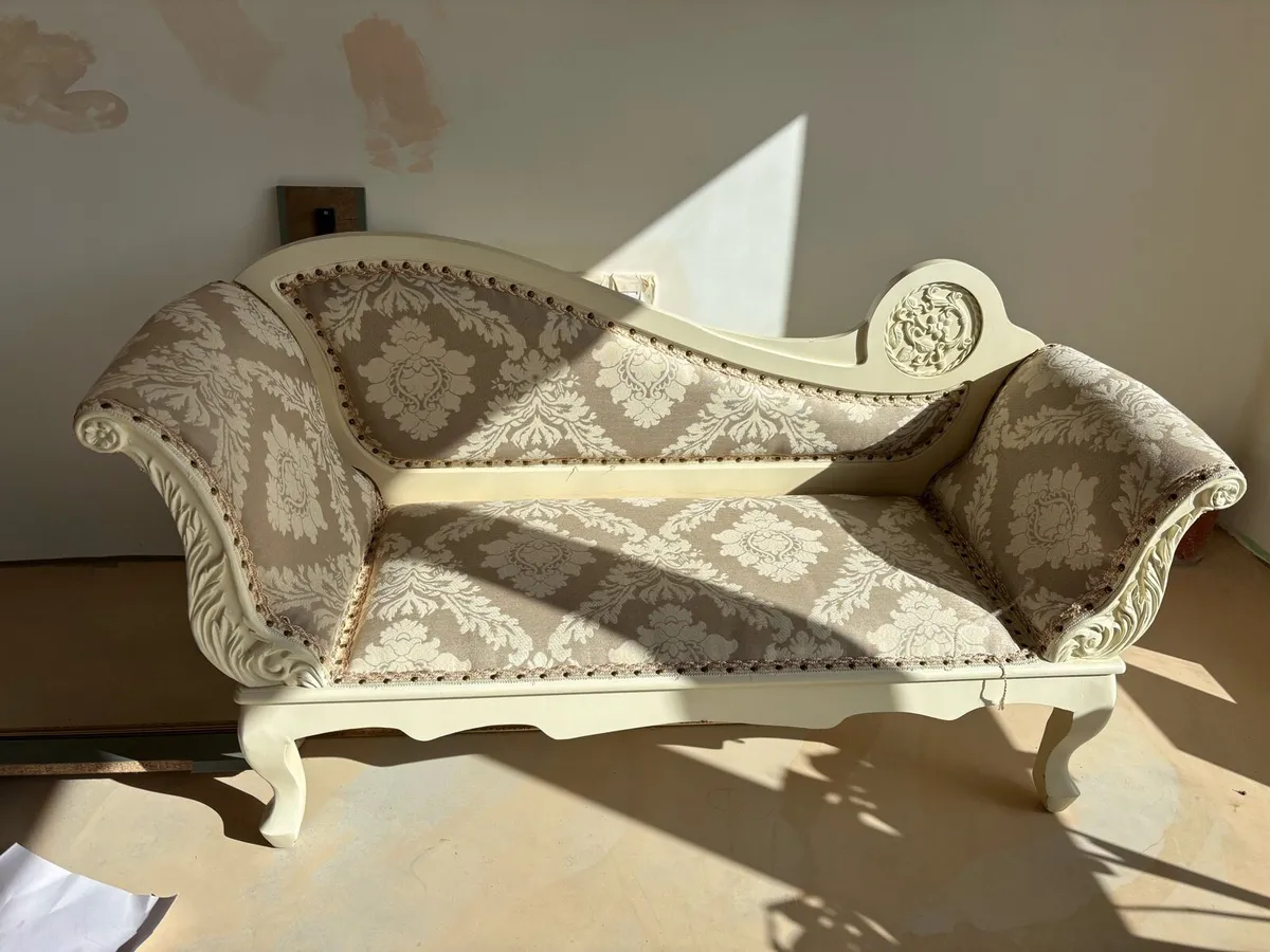 French-Style Chaise Longue – €129 - Image 1