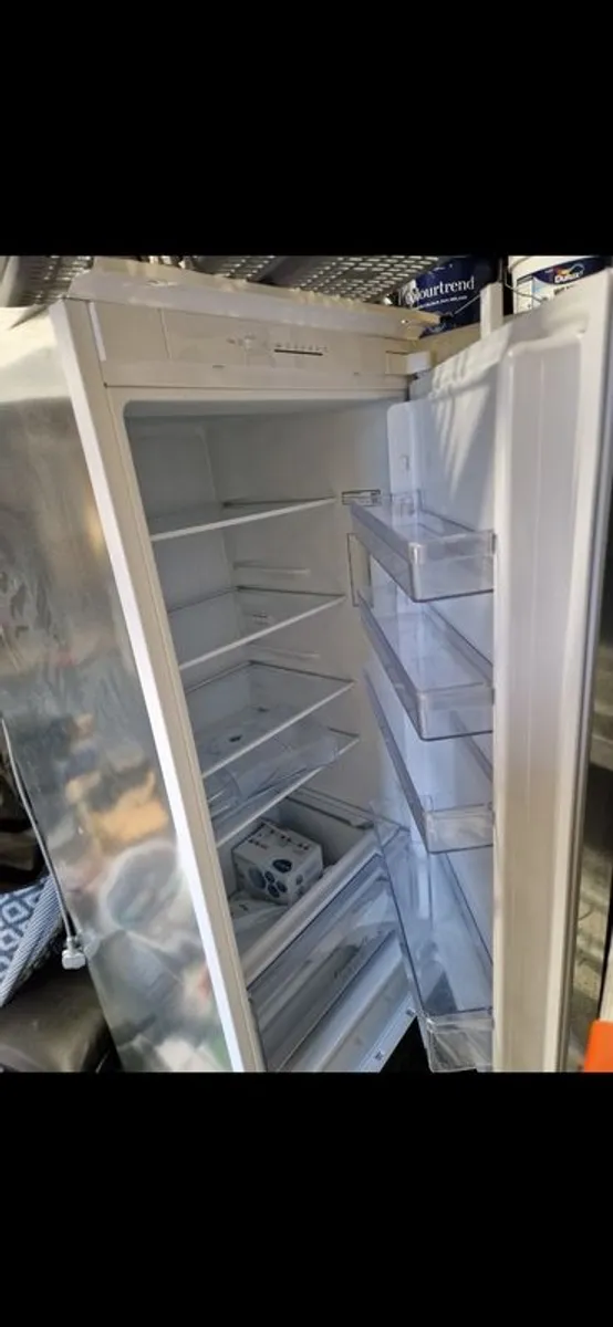 Neff Intergrated Fridge Freezer - Image 3