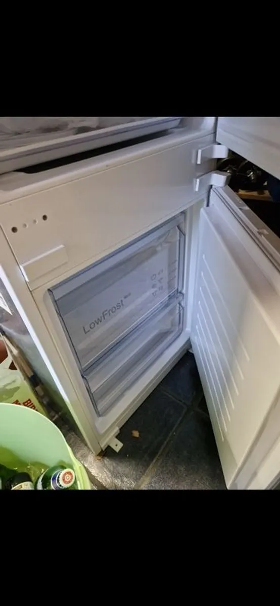 Neff Intergrated Fridge Freezer - Image 4
