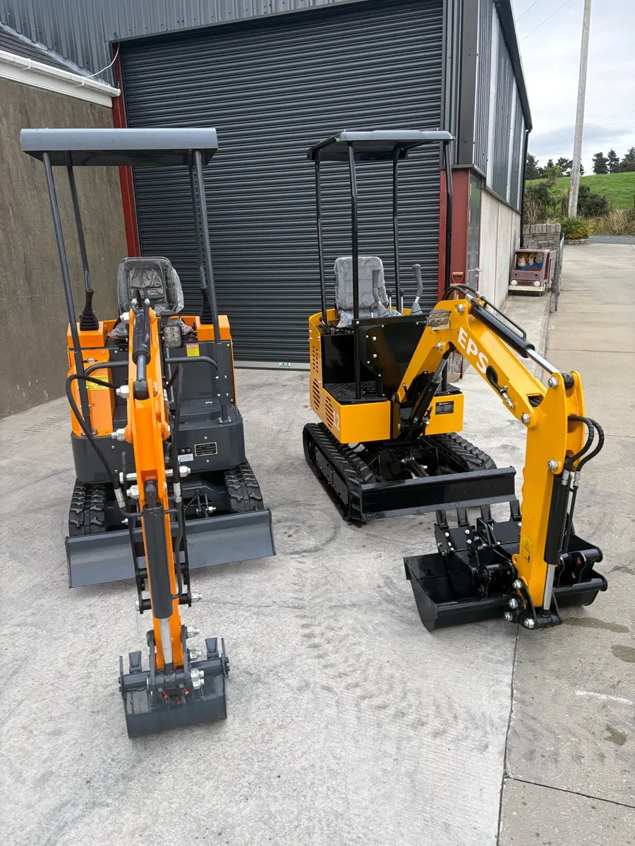 1.5/1T mini diggers selling fast - Image 2