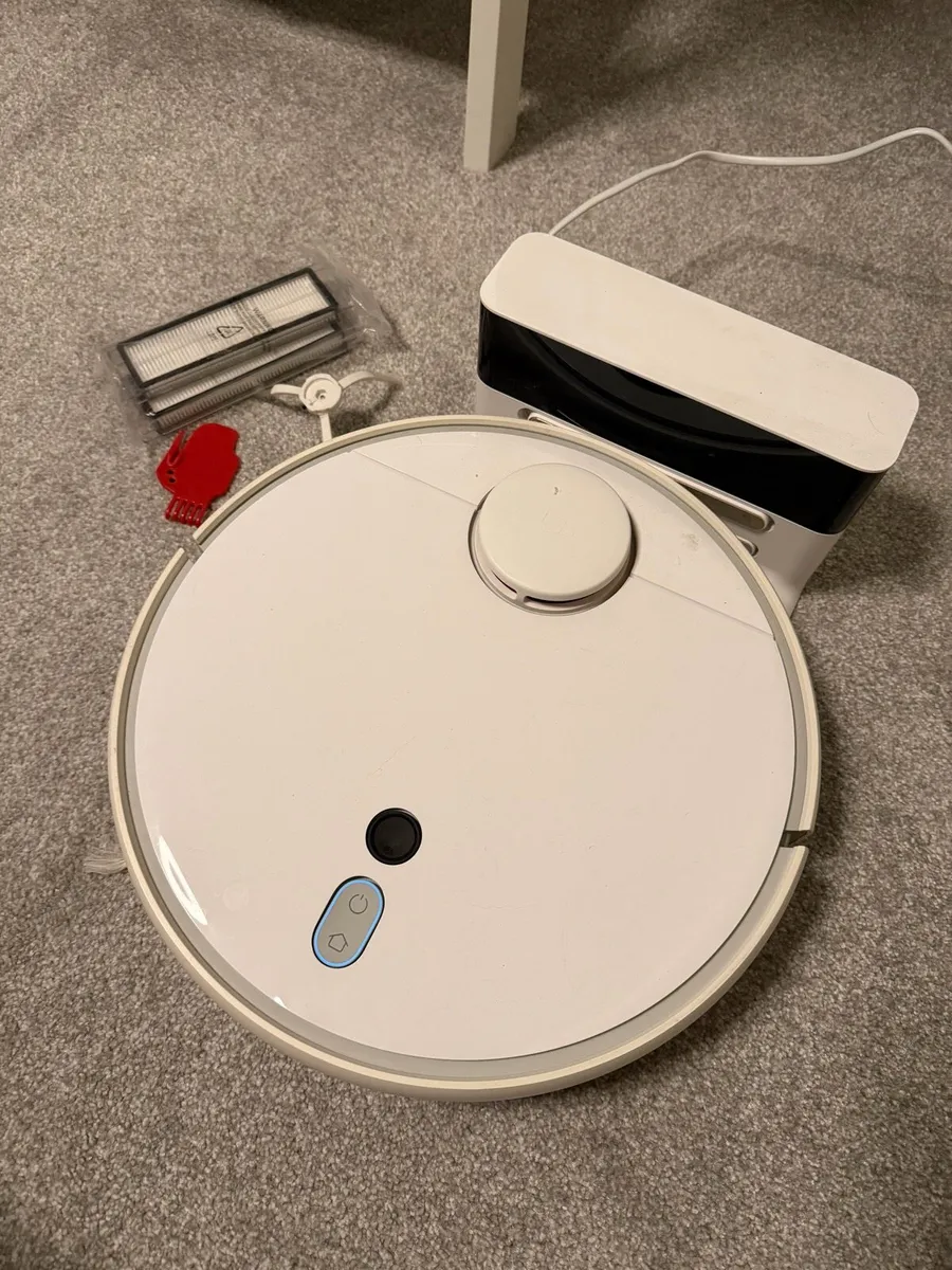 XiaoMi Robot Vacuum - Image 1