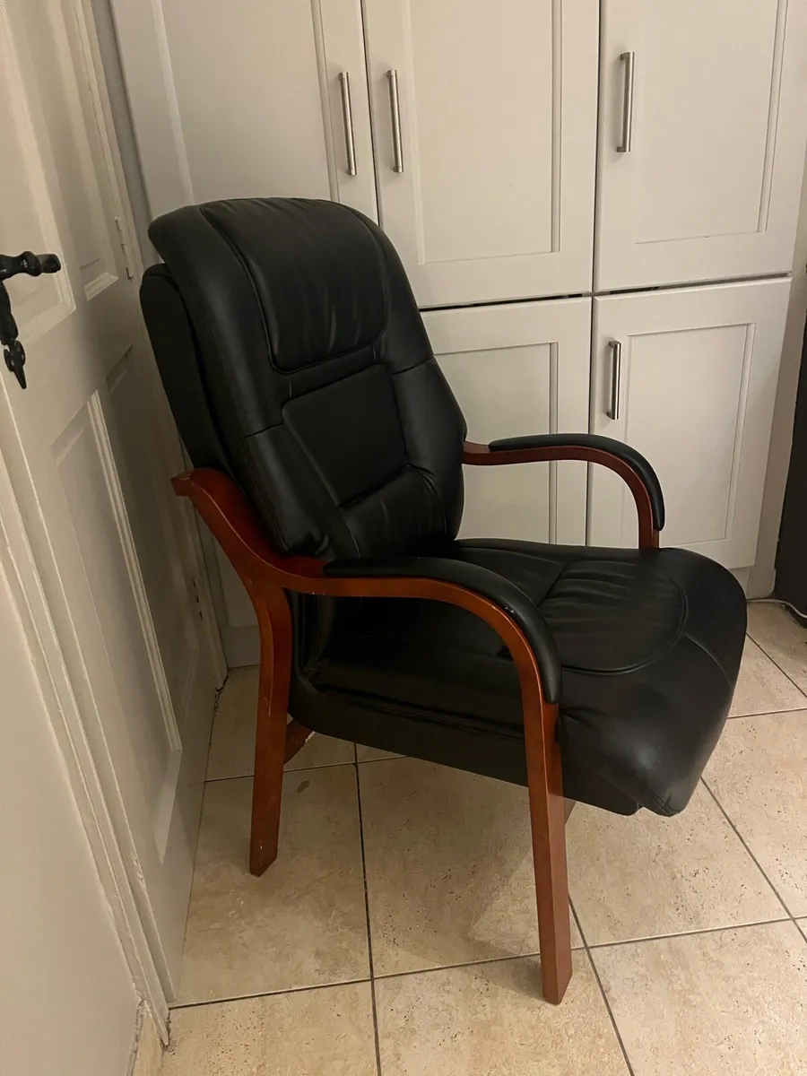 Orthopaedic chair - Image 2