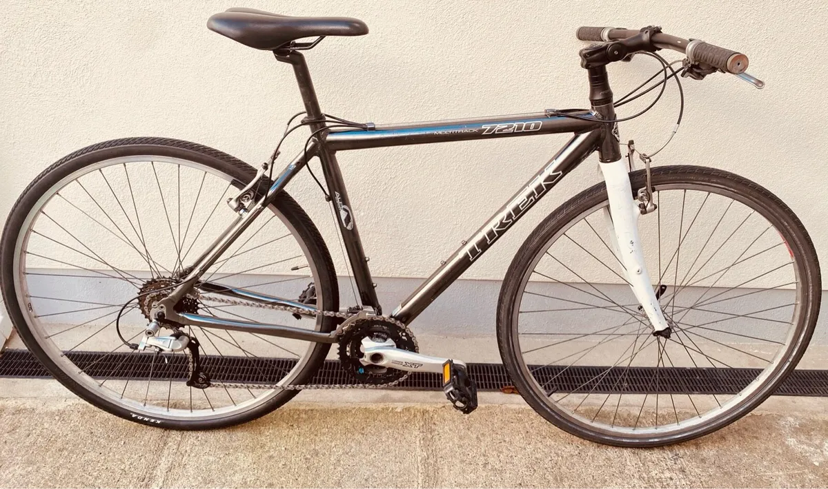 Trek Multitrack 7210 Hybrid Bike – Large €270 - Image 1